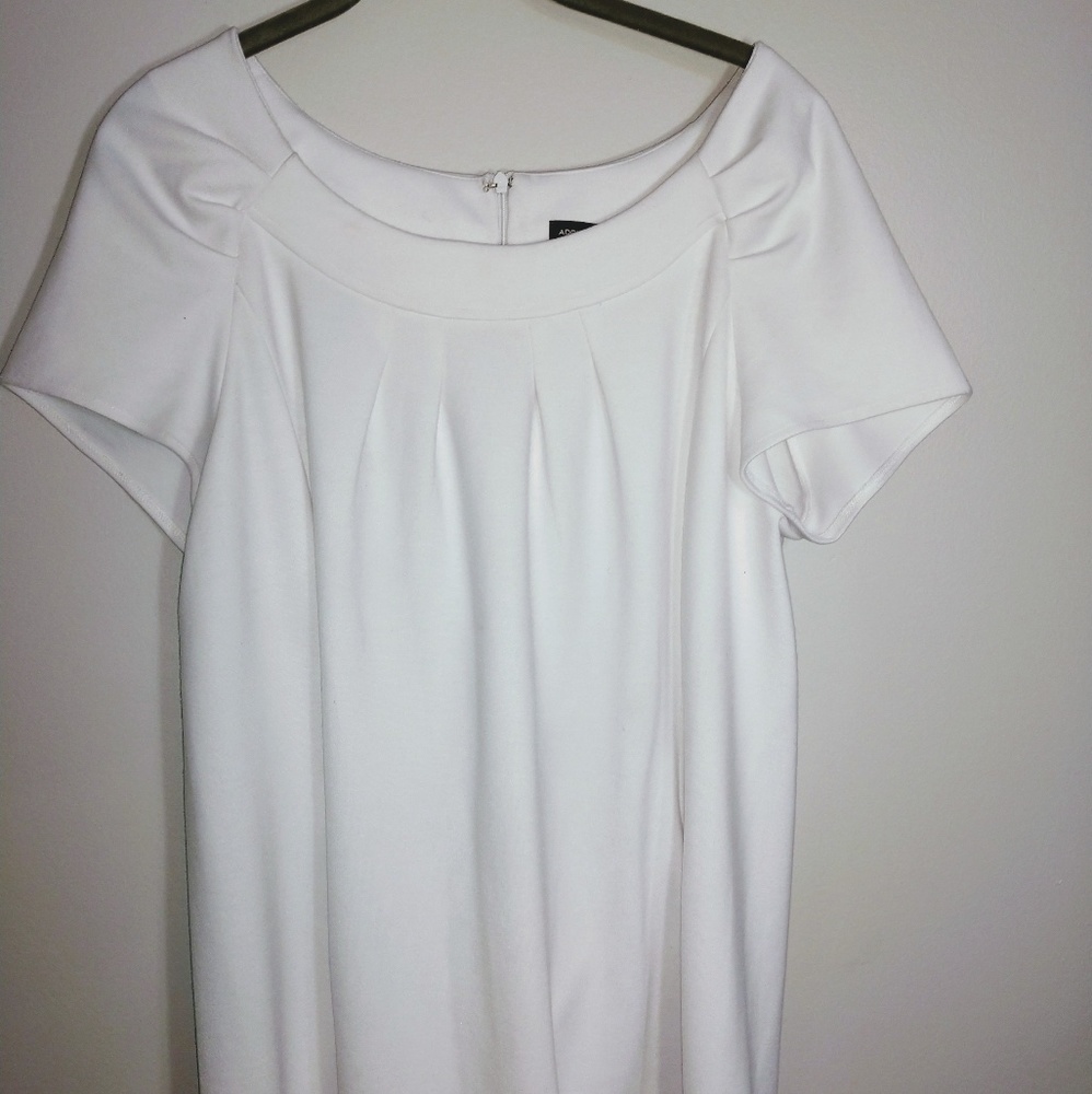 Adrienne Vittadini White Short-sleeved Dress